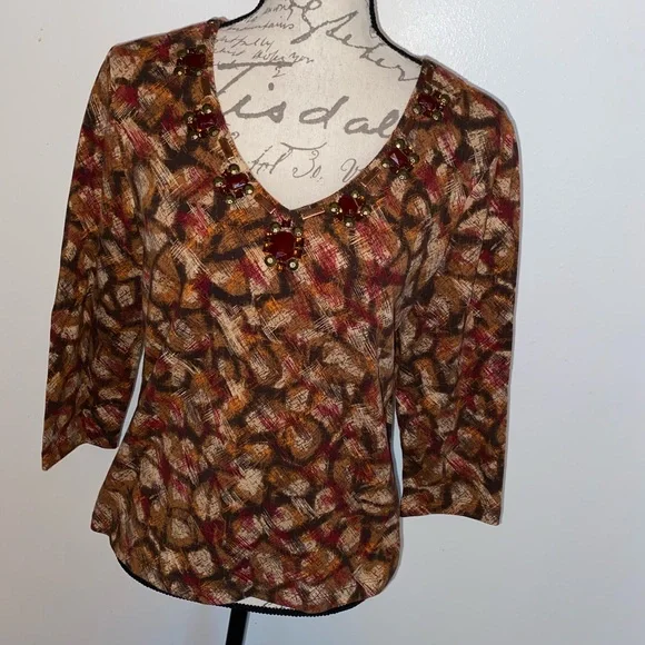 🍂Ruby Rd. V-Neck Top🍂 - Picture 2 of 9